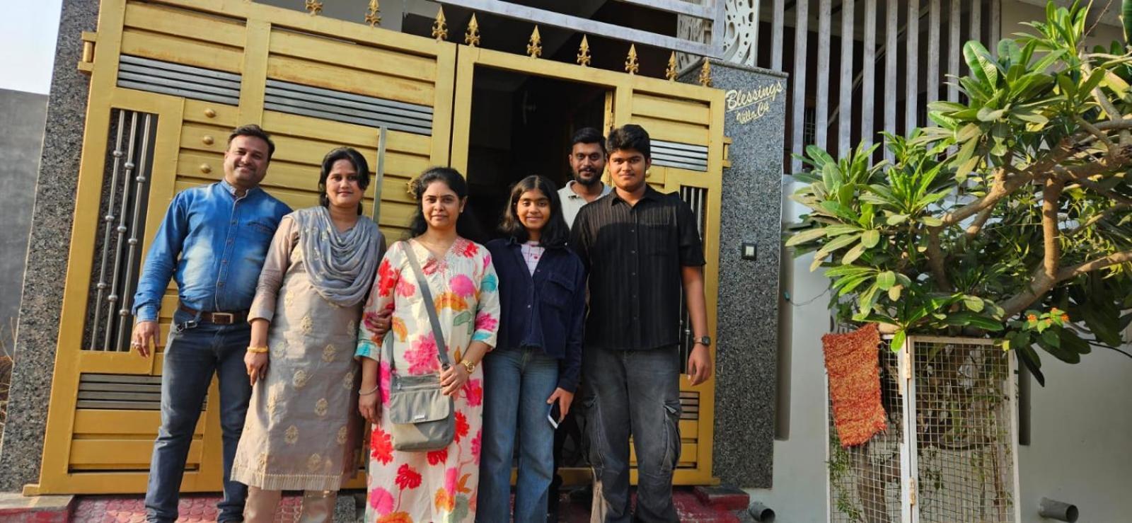 Blessing'S Home Stay 5 Bedrooms Luxury Villa Exquisite 5 Bedroom Villa Ideal Family Home Stay With Spacious Living Lucknow Eksteriør bilde